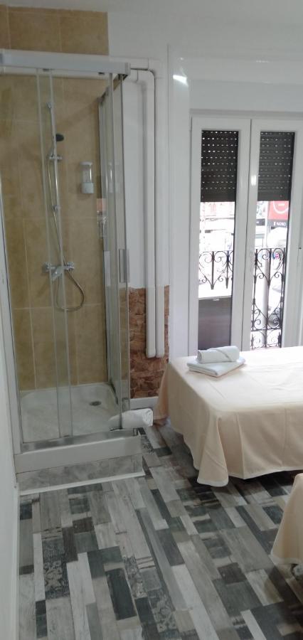 Hostal Noche Y Dia مدريد المظهر الخارجي الصورة