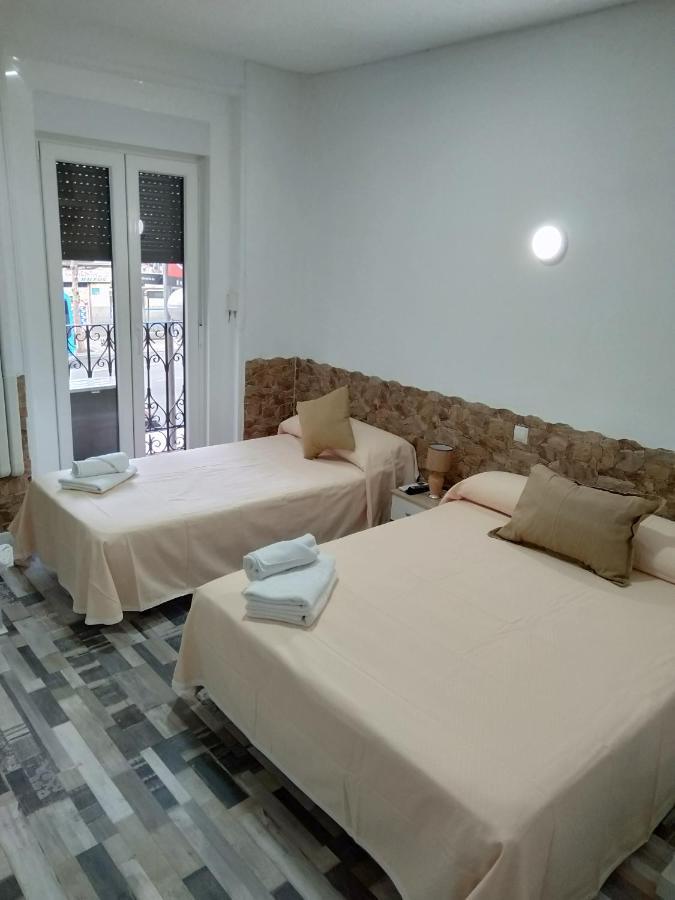 Hostal Noche Y Dia مدريد المظهر الخارجي الصورة